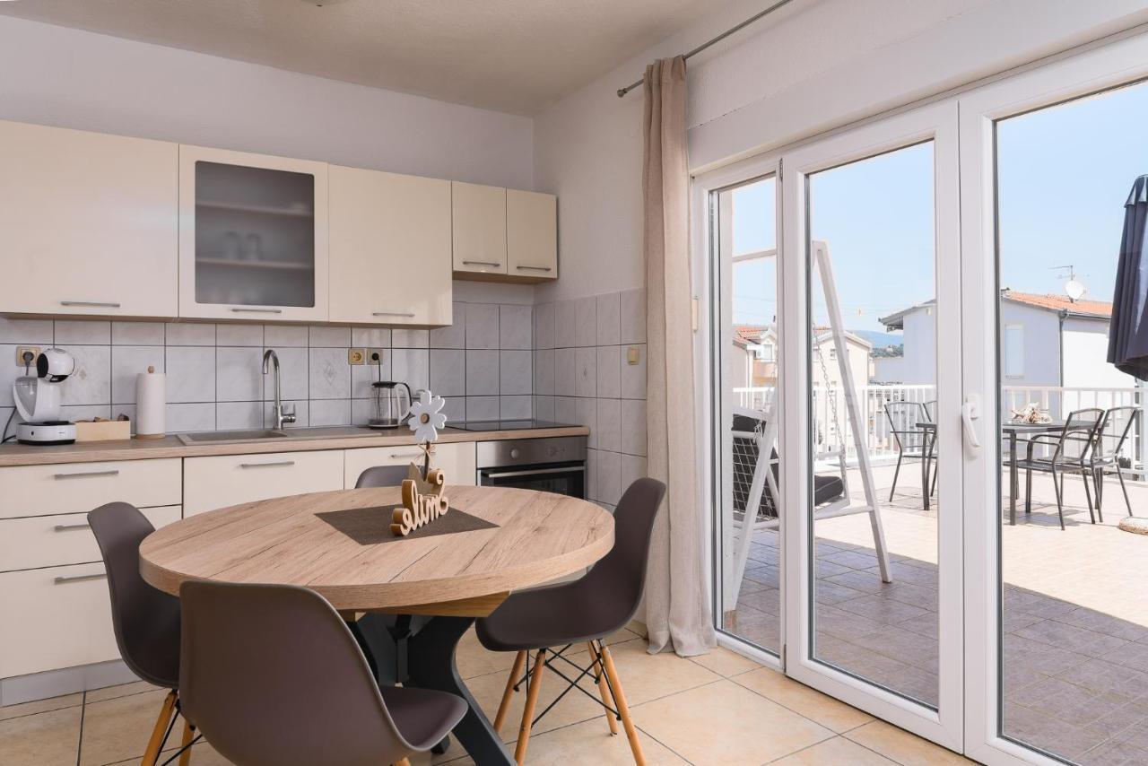 Apartment Planikovica Трогир Экстерьер фото