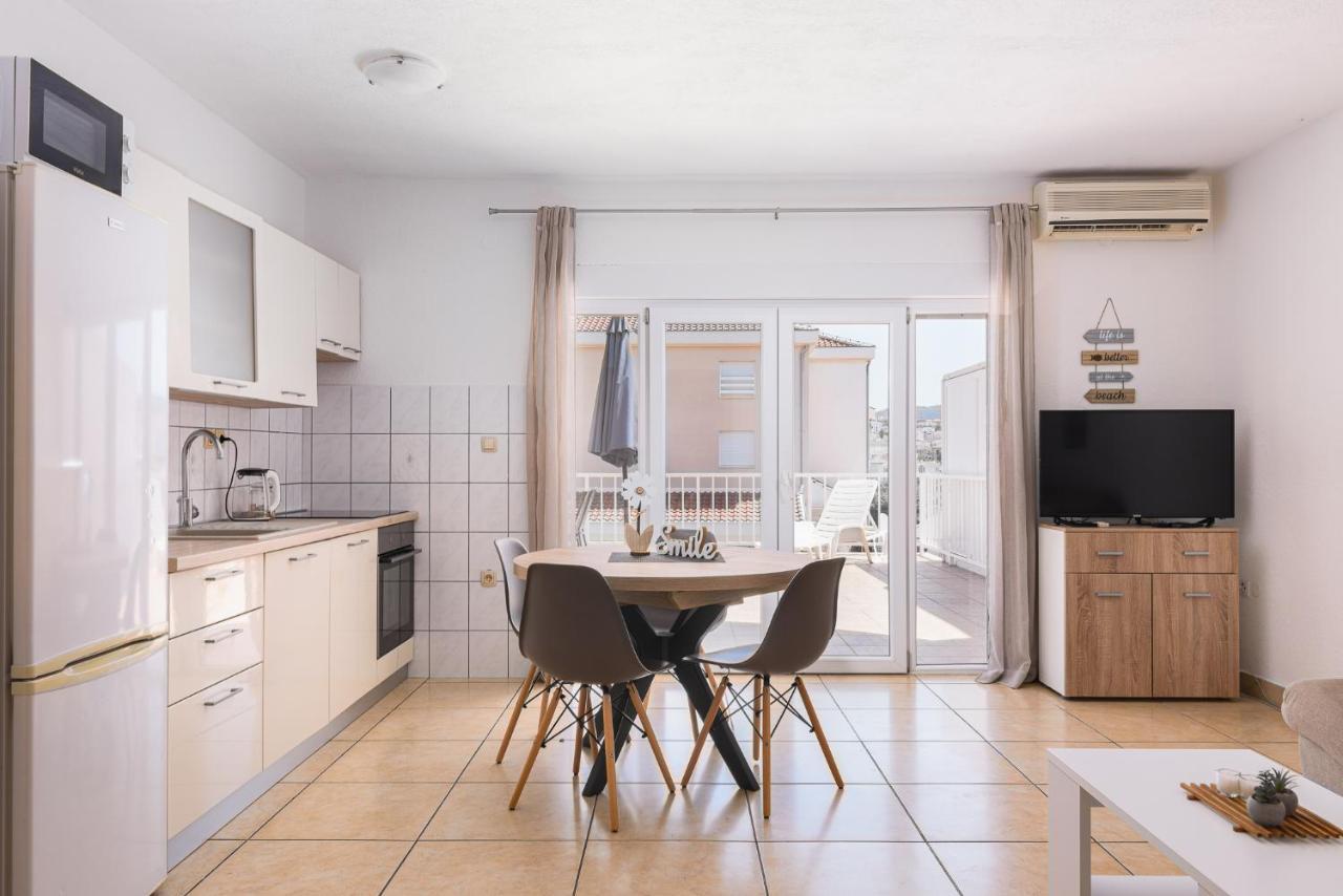 Apartment Planikovica Трогир Экстерьер фото