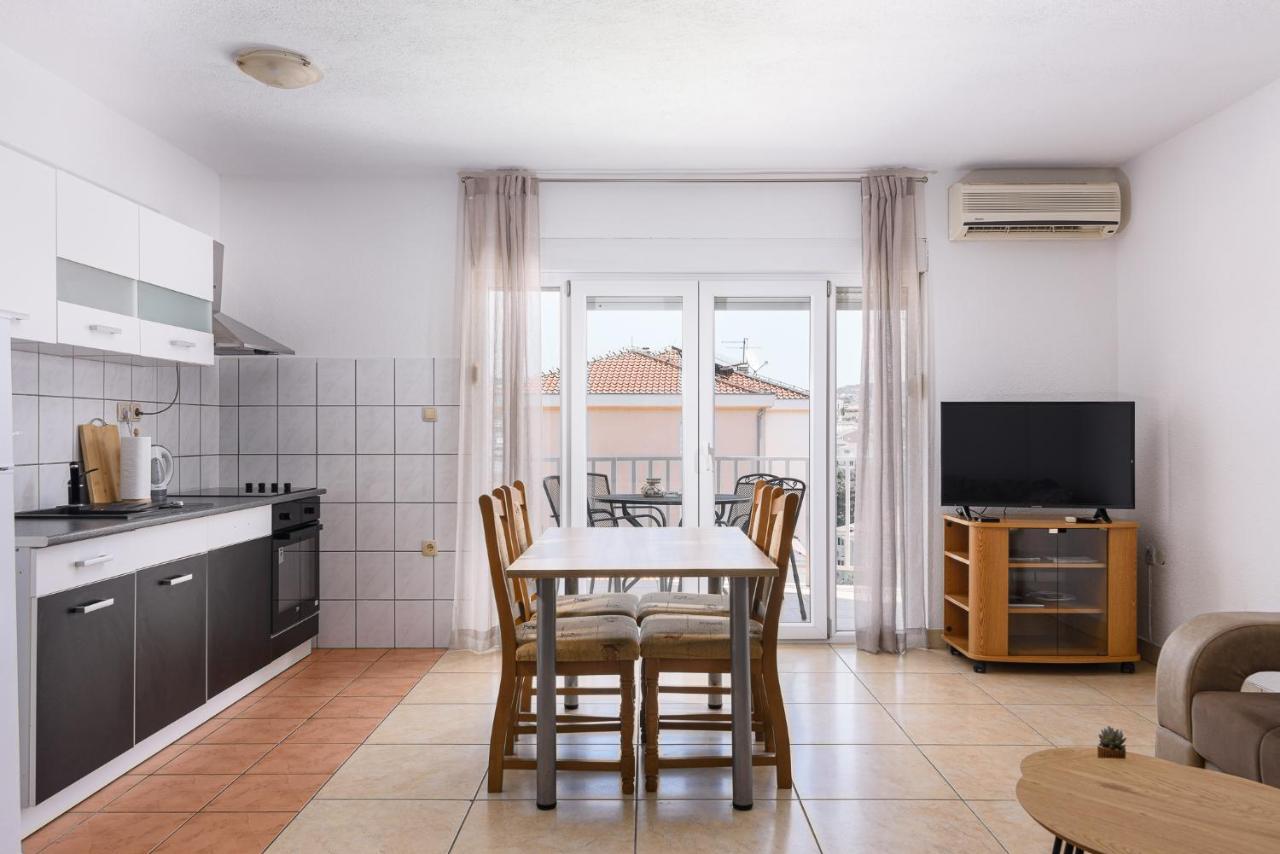 Apartment Planikovica Трогир Экстерьер фото