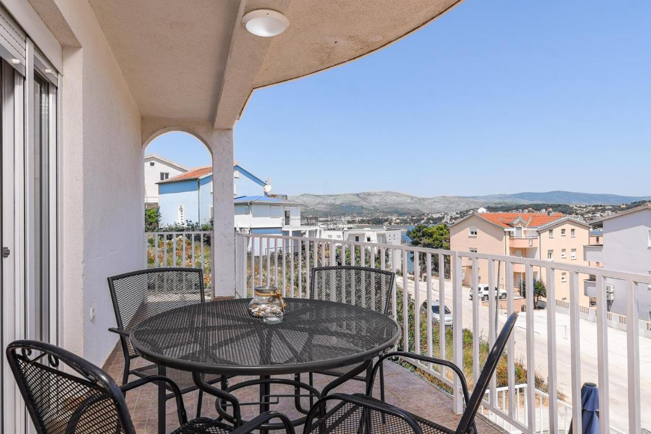 Apartment Planikovica Трогир Экстерьер фото