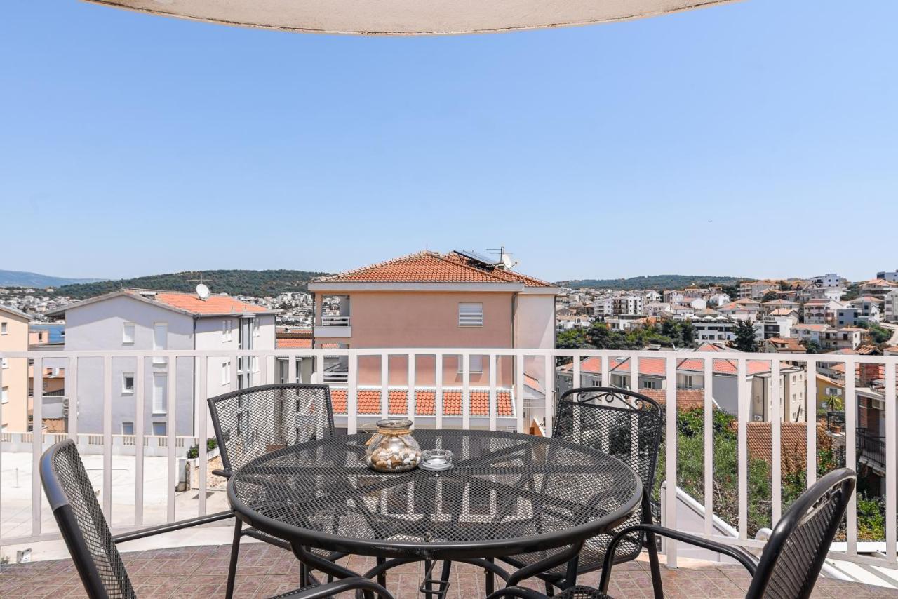 Apartment Planikovica Трогир Экстерьер фото