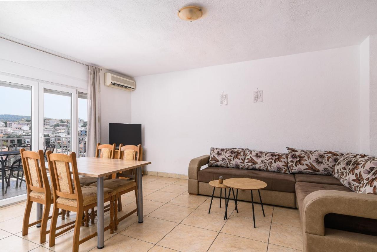 Apartment Planikovica Трогир Экстерьер фото