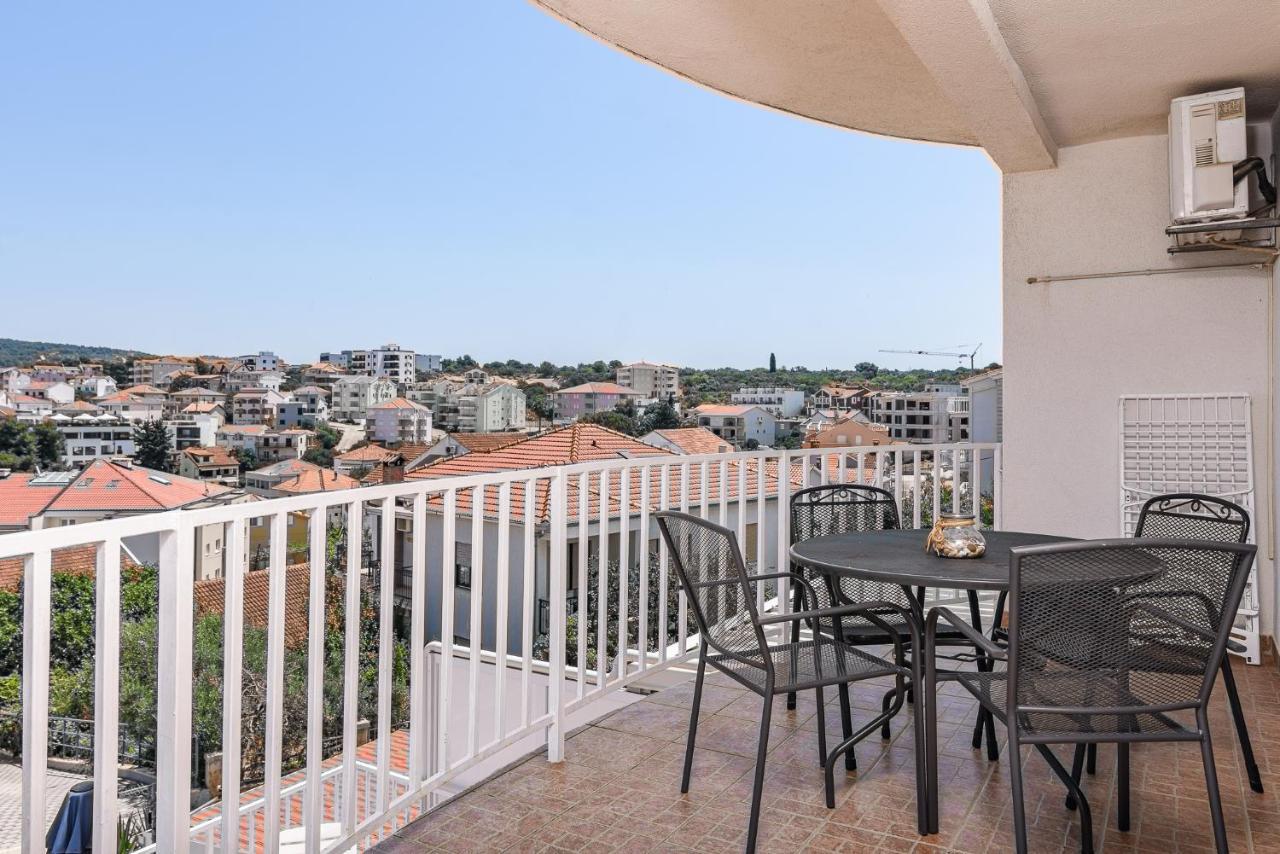 Apartment Planikovica Трогир Экстерьер фото